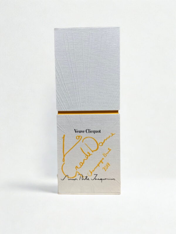 champagne veuve clicquot la grande dame 2018 simon porte jacquemus coffret